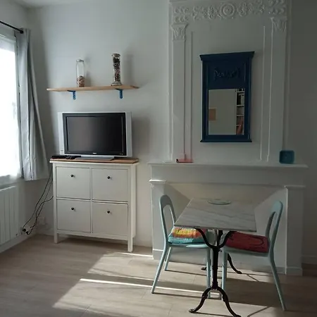 Grand Studio 41m2 Centre Au Calme Appartement Rochefort